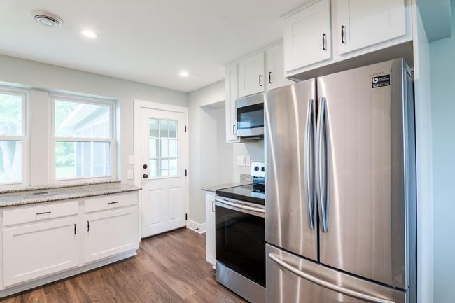1300 State Road 83, House other with 2 bedrooms, 1 bathrooms and null parking in Hartland WI | Image 10