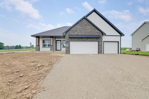 909 Acorn Court, Kinnickinnic Twp, WI, 54016 | Card Image