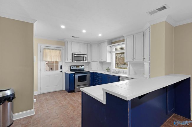 1540 Main St W, House other with 5 bedrooms, 4 bathrooms and null parking in Hartselle AL | Image 6