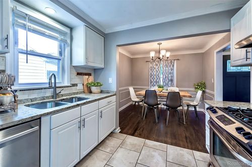 3202 N Wilson Ave, Royal Oak, MI, 48073-3581 | Card Image