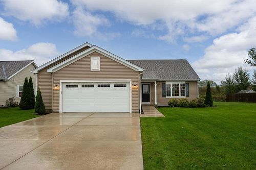 751 S Sugarpine Way, Elkhorn, WI, 53121-4622 | Card Image