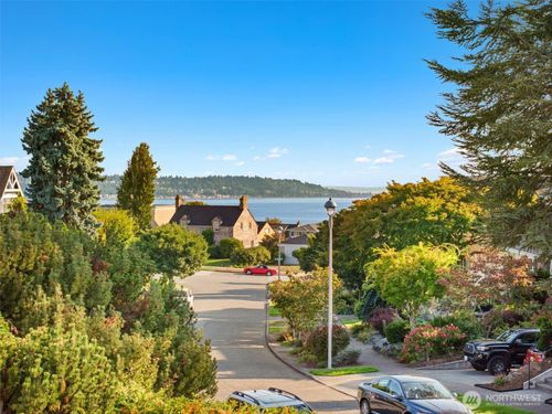 1940 Edgemont Pl W, Seattle, WA, 98199-3915 | Card Image