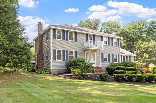 4 Penobscot Way, Andover, MA, 01810-5231 | Card Image