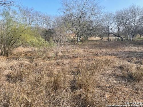 606 Cedar St, Jourdanton, TX, 78026 | Card Image