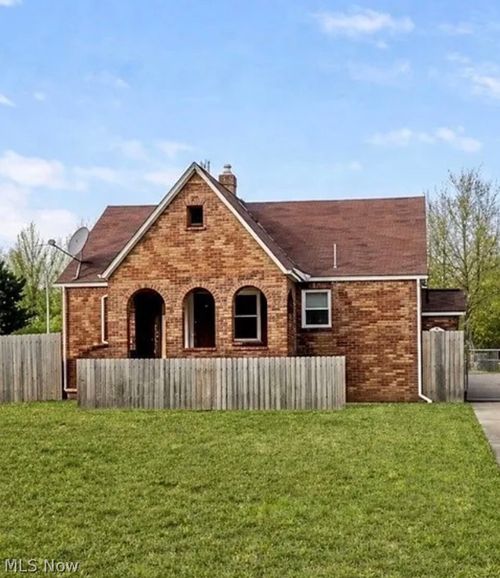 4242 Mccartney Rd, Lowellville, OH, 44436-9567 | Card Image