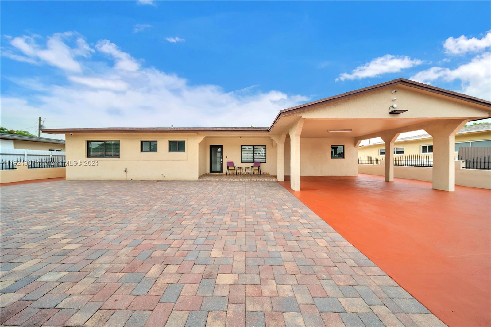 59th Pl, Hialeah, FL 33012