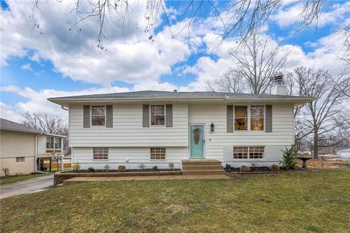 412 Allen St, Buckner, MO, 64016-9726 | Card Image