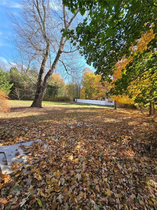 63 Viola Rd, Suffern, NY, 10901-3208 | Card Image