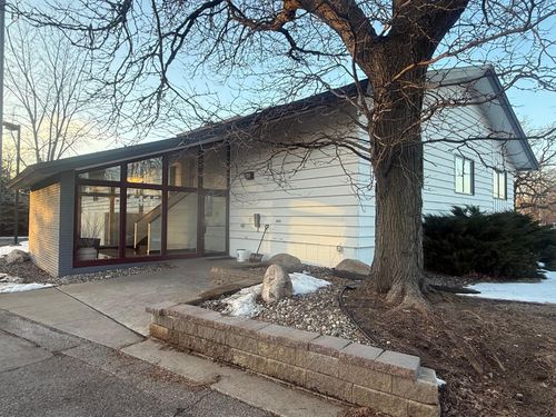 1415 Lilac Dr N, Golden Valley, MN, 55422-4500 | Card Image