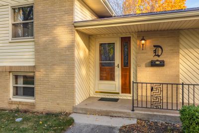 11 Manor Drive, House other with 3 bedrooms, 2 bathrooms and 2 parking in Pontiac IL | Image 3