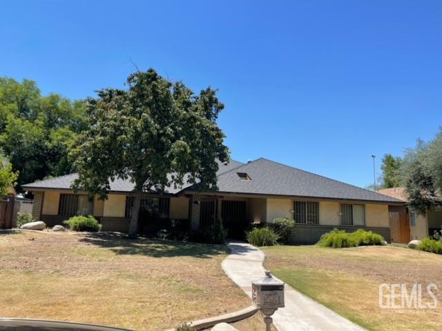 Montclair St, Bakersfield, CA 93309