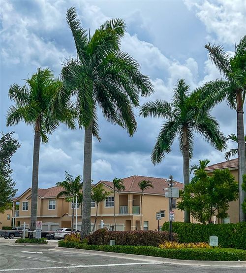 4104-2904 Crestwood Ter, Margate, FL, 33063-9354 | Card Image