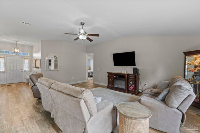 3942 Flour Mill Cir, House other with 4 bedrooms, 2 bathrooms and 2 parking in Pace FL | Image 12