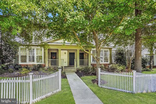 20238 Portsmouth Blvd, ASHBURN, VA, 20147-7423 | Card Image