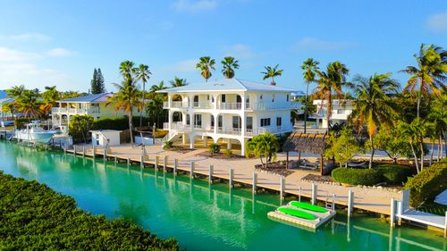 228 W Seaview Cir, Duck Key, FL, 33050-3832 | Card Image