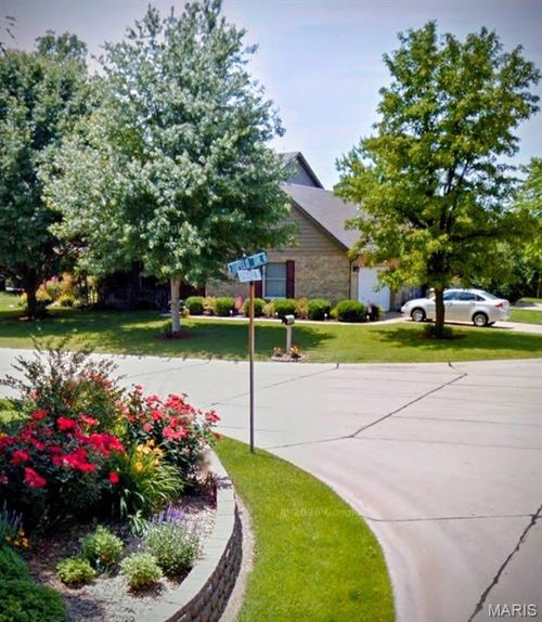 516 Springwood Dr, Belleville, IL, 62220-2751 | Card Image