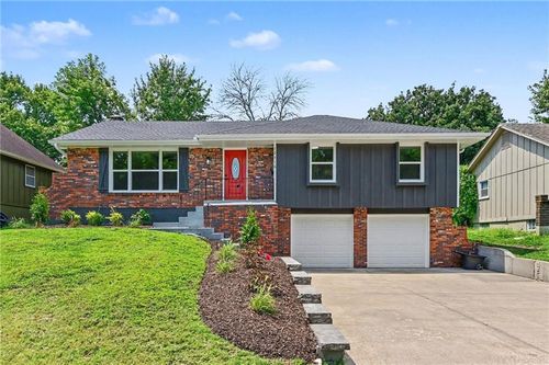 12516 Craig Ave, Grandview, MO, 64030-2016 | Card Image
