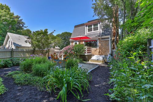 343 Bradford St, Provincetown, MA, 02657-1732 | Card Image