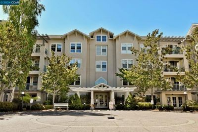 2109 - Tice Creek Dr, Condo with 2 bedrooms, 2 bathrooms and 1 parking in Walnut Creek CA | Image 1