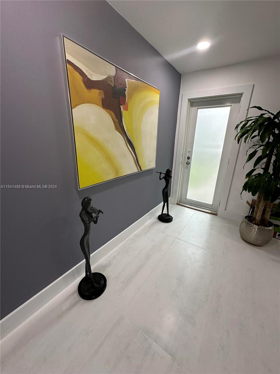 7th St, Dania, FL 33004