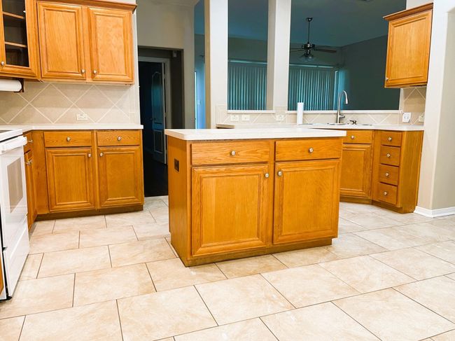 112 Mari Ln, House other with 3 bedrooms, 2 bathrooms and null parking in Spicewood TX | Image 10
