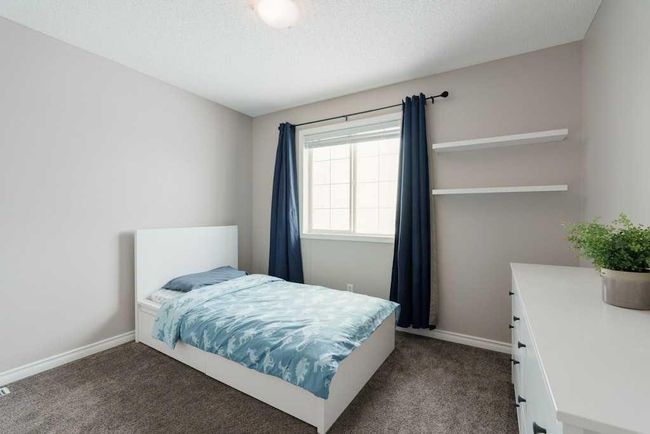 145 Douglas Glen Manor Se, Home with 3 bedrooms, 3 bathrooms and 4 parking in Calgary AB | Image 28