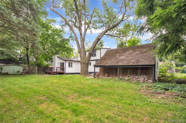 Rear view of house and garage | Image 27
