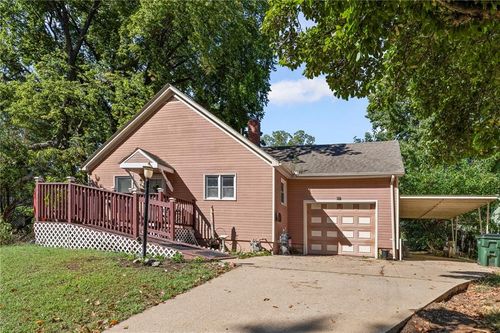 1932 Broadway St, Leavenworth, KS, 66048-3742 | Card Image