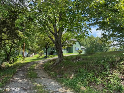 315 New Clear Branch Rd, Rocky Top, TN, 37769-5611 | Card Image