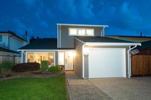 3216 Savary Avenue, Coquitlam, BC, V3E1M3 | Card Image