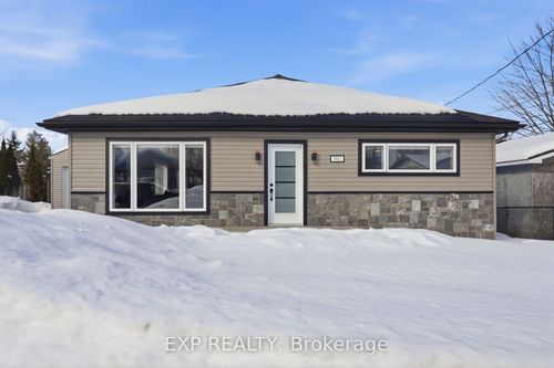 850 Chapman St, Rockland, ON, K4K1E6 | Card Image