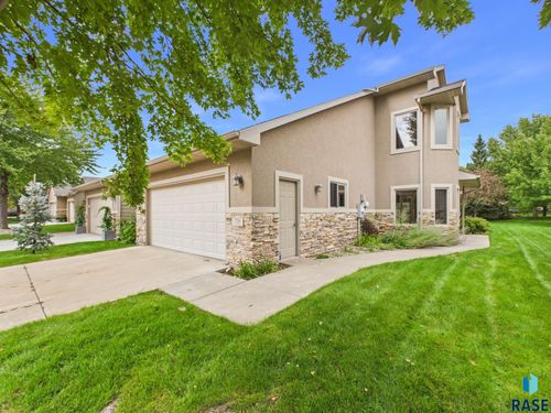 720 E 70th Pl Place, Sioux Falls, SD, 57108 | Card Image