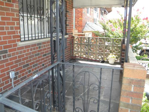 2549 49th St, Astoria, NY, 11103-1120 | Card Image