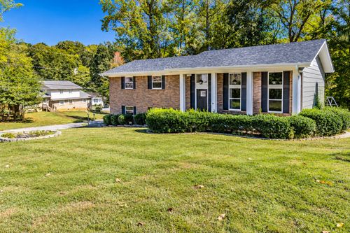 1634 Lakemont Dr, Hixson, TN, 37343-3424 | Card Image