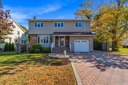 52 Frankel Road, Massapequa, NY, 11758 | Card Image