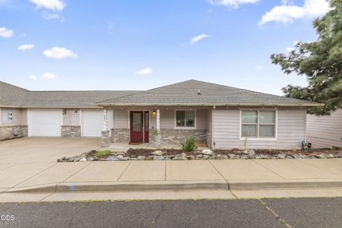 457 Elm St, Phoenix, OR, 97535-7731 | Card Image