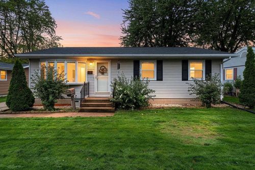 111 N Meadow Street, OSHKOSH, WI, 54902 | Card Image