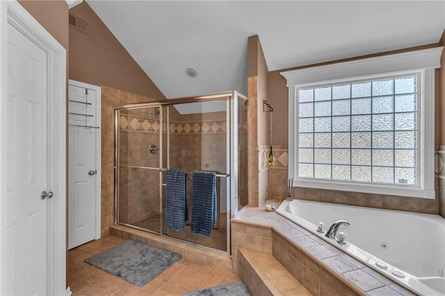 5712 Payne St, House other with 5 bedrooms, 5 bathrooms and null parking in Shawnee KS | Image 22