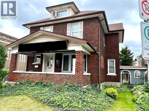 95 Giles Blvd E, Windsor, ON, N9A4B8 | Card Image