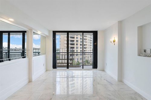 apt-928-540 Brickell Key Dr, Miami, FL, 33131-2841 | Card Image