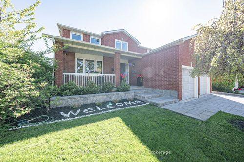 221 Old Orchard Cir, Oakville, ON, L6H4N6 | Card Image