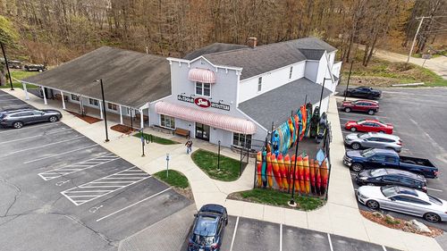 227 Russell St, Hadley, MA, 01035-9521 | Card Image