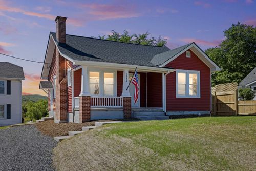 1932 Lyndhurst Rd, Waynesboro, VA, 22980-5225 | Card Image