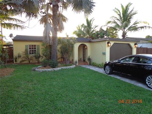 5619 Ne 5th Ter, Fort Lauderdale, FL, 33334-1735 | Card Image