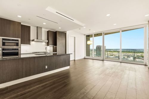 2102-3130 N Harwood Street, Dallas, TX, 75201 | Card Image