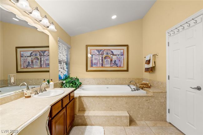 5940 Vizzi Ct, House other with 4 bedrooms, 3 bathrooms and null parking in Las Vegas NV | Image 37