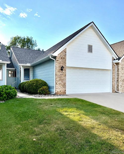 1074 Julie Drive, Davison Township, MI, 48423 | Card Image