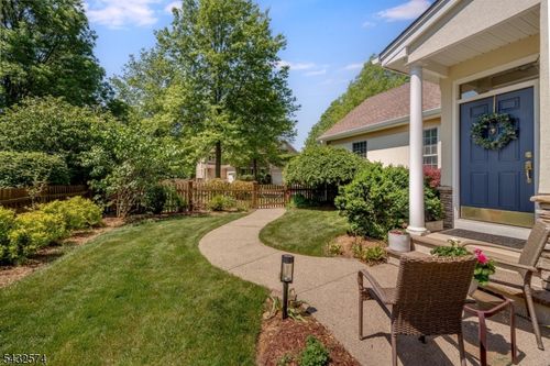18 Wyckoff Way, Chester, NJ, 07930-2477 | Card Image