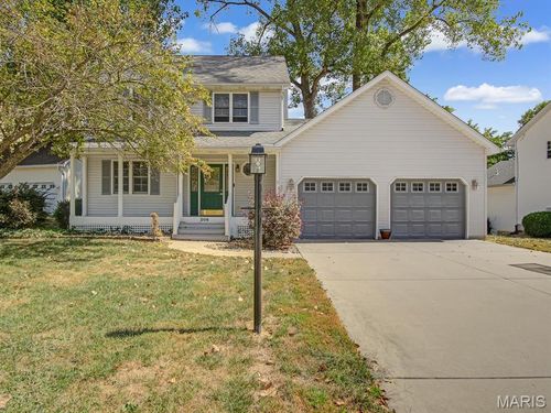 208 Loretta Ln, Godfrey, IL, 62035-2482 | Card Image