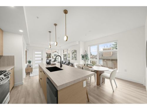 304-15353 17 Avenue, Surrey, BC, V4A1T8 | Card Image